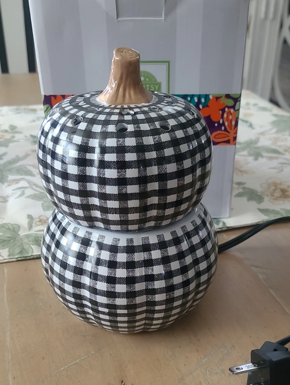 Scentsy Gingham Gourd Pumpkin wax warmer. Black & White Plaid, In Box